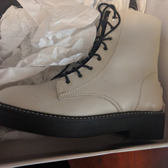 NEW Schutz combat boots McKenzie pearl size 7.5 - Picture 2 of 2